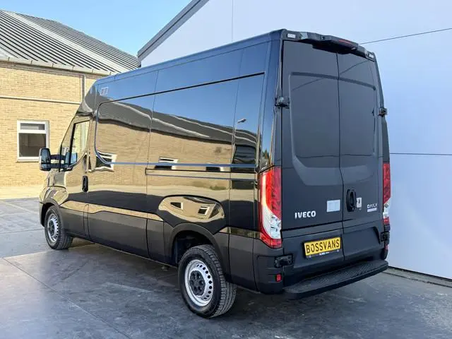 Iveco Daily 35S16 2.3 Automaat L2H2 Airco Cruise Control Navigatie Luchtgeveerde stoel