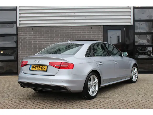 Audi A4 Limousine 2.0 TFSI Sport Edition / S-Line / Schuifdak / Xenon / N.A.P.