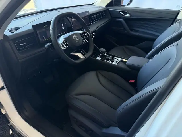 MG MG HS PHEV 1.5 TGDI LUXURY PHEV PLUG-IN HYBRIDE | LEER | 272PK NIEUWE AUTO | >1.000 KM TOTAAL BER...