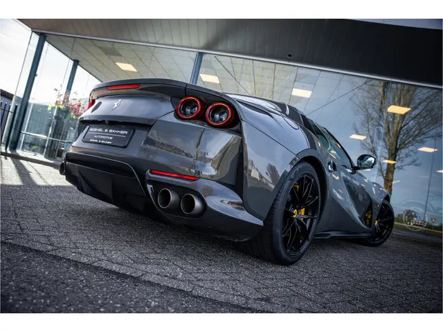 Ferrari 812 GTS
