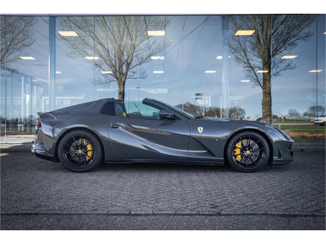 Ferrari 812 GTS
