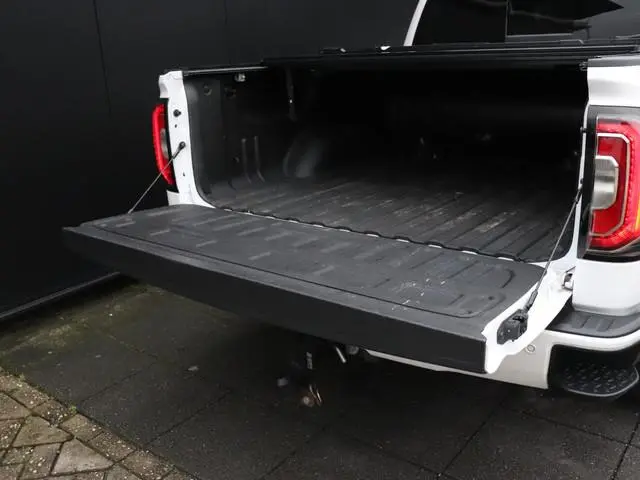 GMC Sierra