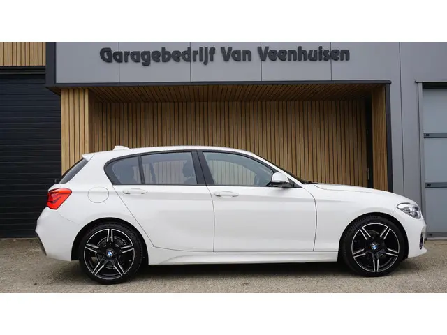 BMW 1-serie 118i 160pk M-Sport Shadow Line 5-Drs Leder Clima LED Navi 18inch LM 169986km *Goed onder...