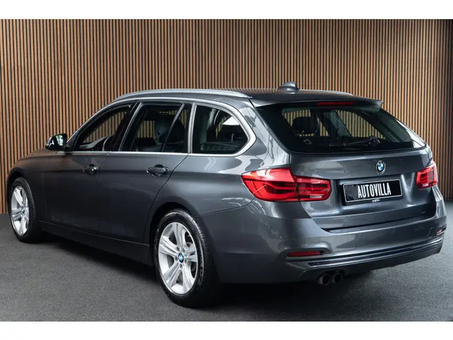 BMW 3-serie Touring 320i Navi Climate PDC Cruise Sportstoel. LM velgen