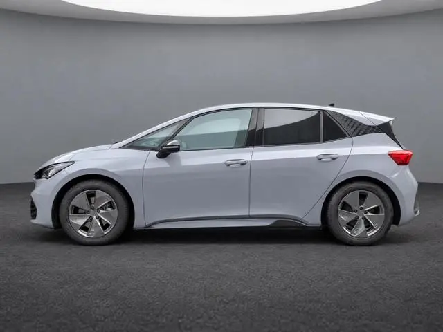 CUPRA Born Impulse 62 kWh 204pk  · SOH 94,9% · Camera · Keyless · Apple/Android Car Play · Stuurwiel...