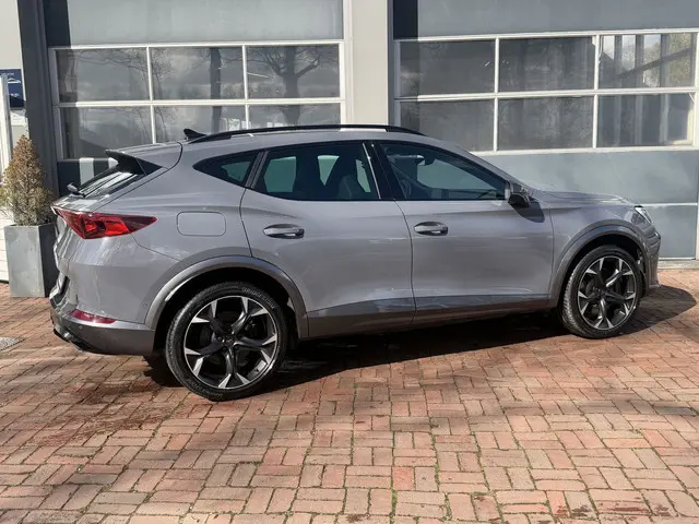 CUPRA Formentor 1.4 e-Hybrid VZ Copper Edition 245pk Bj 2022 Km 46.000 Nap 1e eigen Dealer onderhoud...