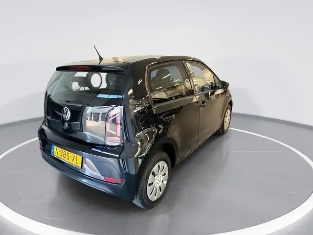 Volkswagen Up! 1.0 65pk  · Navi Dock · Airco · DAB Radio · All Season Banden · Regensensor · Bluetoo...