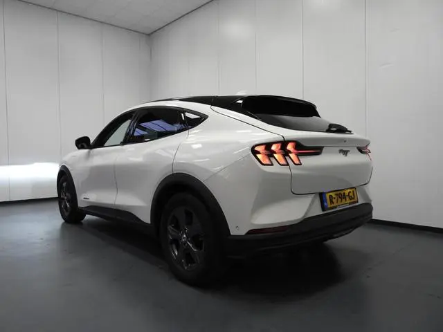 Ford Mustang Mach-E RWD 75 kWh LEER/NAVI/360CAM/LED/B&O/18"LMV!