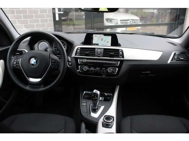 BMW 1-serie 118i Executive / Led / Automaat / N.A.P.