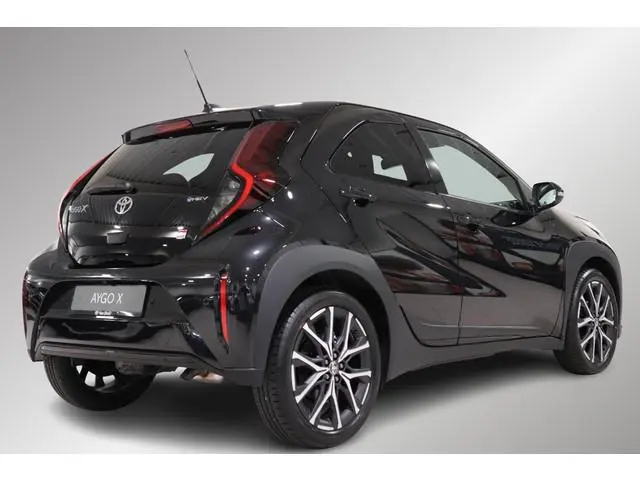 Toyota Aygo X Hybrid 115 GR Sport, JBL, Stoelverwarming, Sensoren, Apple Carplay/Android Auto!