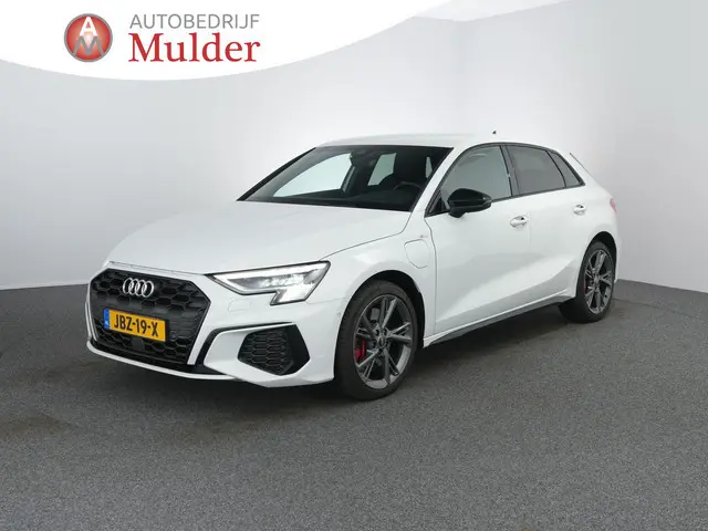 Audi A3 Sportback 45 TFSI e S edition Competition | 2x S-Line | B&O | Matrix | Camera |