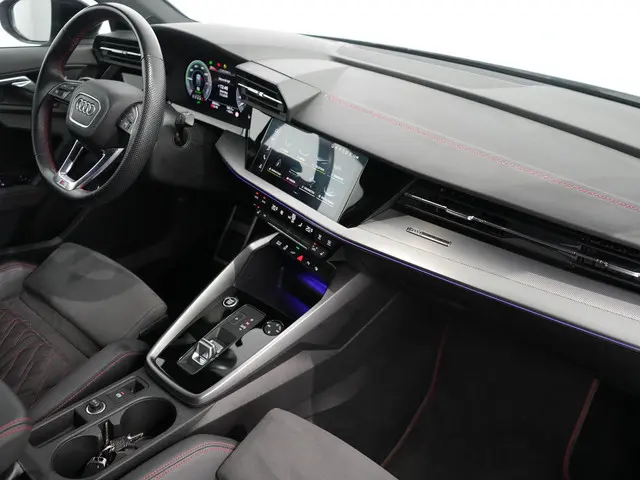 Audi A3 Sportback 45 TFSI e S edition Competition | 2x S-Line | B&O | Matrix | Camera |