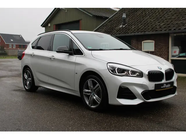 BMW 2-serie Active Tourer 225xe PHEV High Exe SOh 90.6% M-SPORT LEER LED NAVI 36000KM!!!