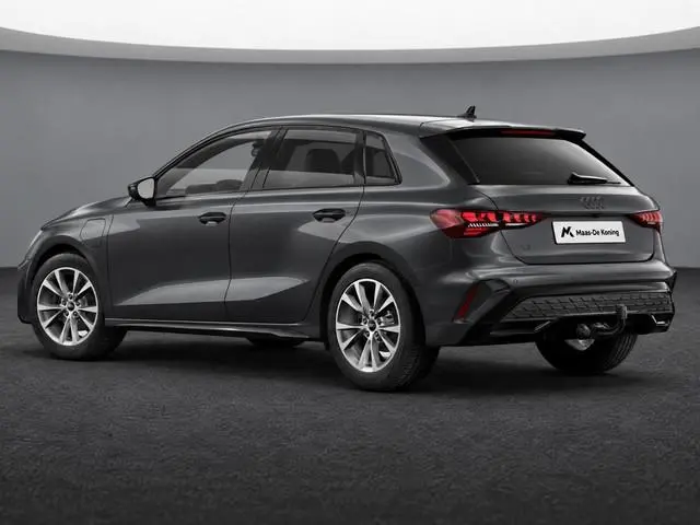 Audi A3 e-hybrid S edition 204 PK · Afneembare trekhaak · Optiekpakket zwart plus · Privacy glas
