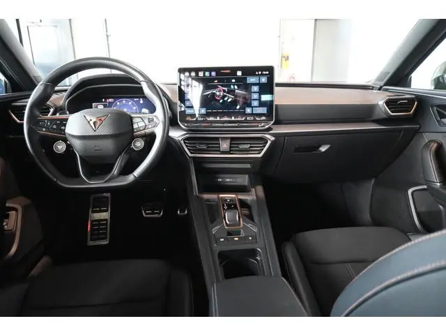 CUPRA Leon 1.5 TSI e-Hybrid Business PHEV EDGE pakket LED Matrix Sfeer pakket ACC Groot scherm Inrui...
