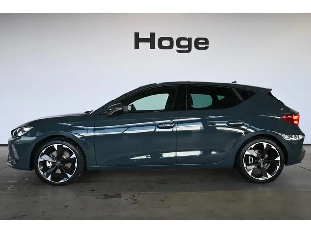 CUPRA Leon 1.5 TSI e-Hybrid Business PHEV EDGE pakket LED Matrix Sfeer pakket ACC Groot scherm Inrui...