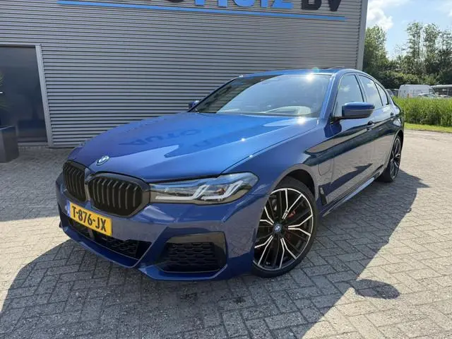 BMW 5-serie 530e High Executive M Sport Pro Individual kleur Le Mans Blue Head-Up Display Harman-Kar...