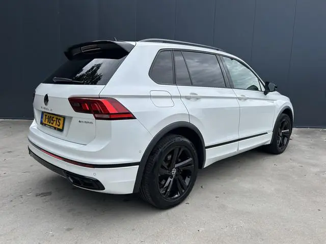 Volkswagen Tiguan 1.4 TSI eHybrid R-Line PHEV TREKHAAK VIRTUAL COCKPIT ADAPT CRUISE CAMERA PARK ASSI...