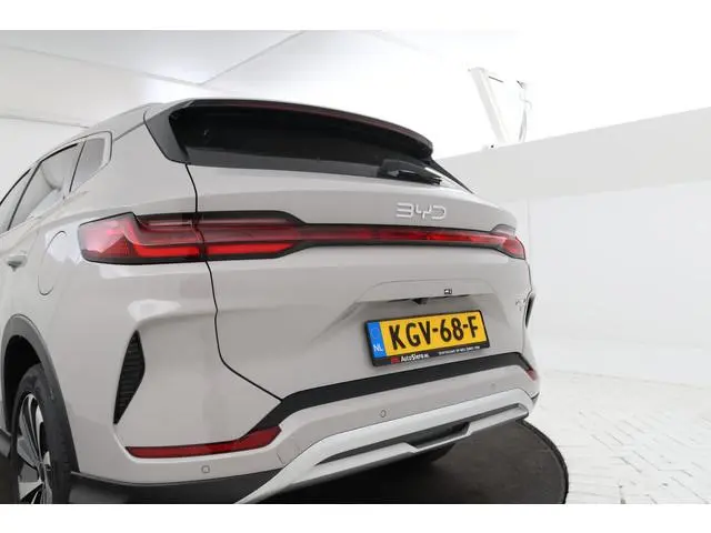 BYD SEAL U