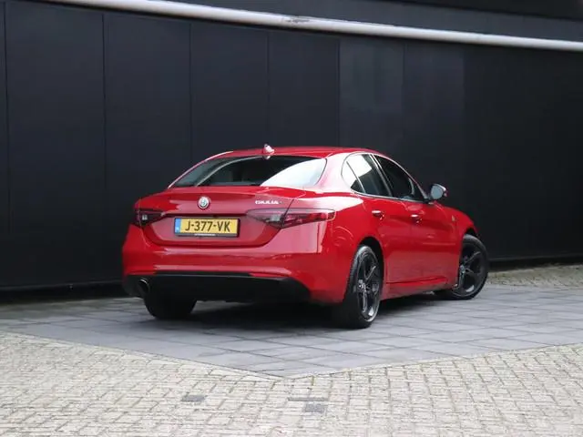 Alfa Romeo Giulia 2.0T Super 200PK |LEDER | CAMERA | NAVI | ADAPT. CRUISE |