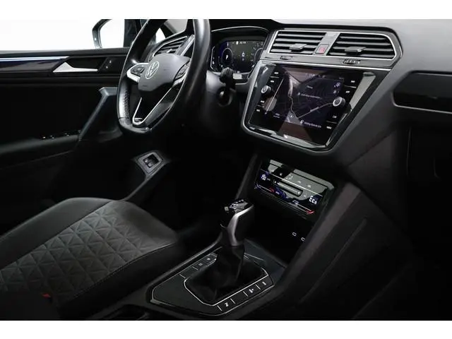 Volkswagen Tiguan 1.4 TSI eHybrid | SOH 90% | DAB | APPLE | NAVIGATIE | DRAADLOZE LADER | CAMERA