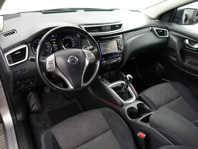 Nissan Qashqai 1.2 N-Connecta- Panoramadak, Xenon Led, 360 Camera, Sfeerverlichting, Lane Assist, Na...