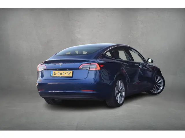 Tesla Model 3 Standard RWD Plus 60 kWh | AutoPilot | Pano | Leer