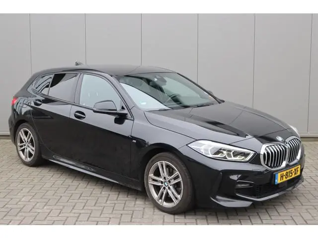 BMW 1-serie 118i 140PK Automaat Executive Edition M-Sport Sportstoelen/Parkeerhulp/Navigatie/Cruise-...
