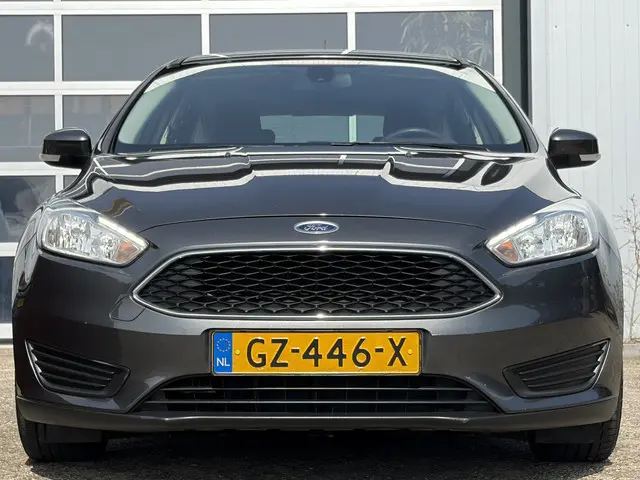 Ford Focus 1.0 Trend Edition 100pk | Airco | Bluetooth | Cruise control | Navigatiesysteem | Parkeer...