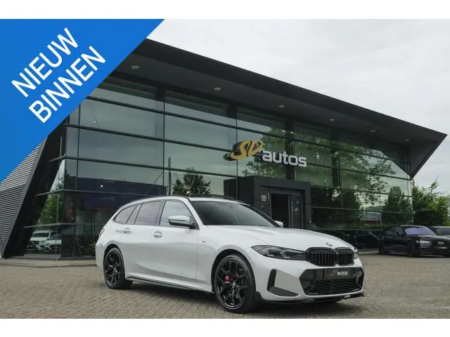 BMW 3-serie Touring 330e xDrive M-sport M3 stoelen Panoramadak *SOH 98%* Memory *BTW* Black pack NLa...