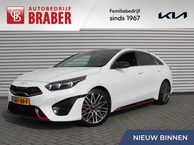 Kia ProCeed 1.6 T-GDI GT | 204PK! | Stuur-/stoelverwarming | Schuifdak | Camera | Stoelgeheugen | LE...