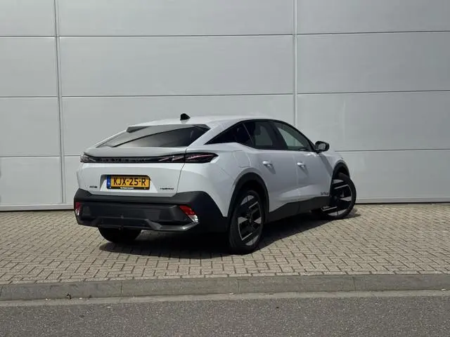 Peugeot 408