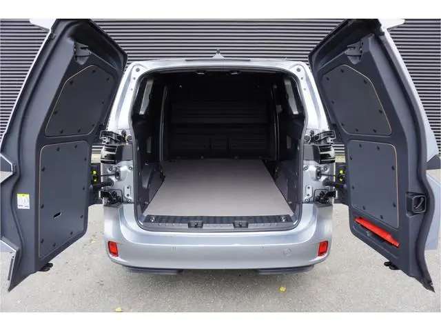 Volkswagen ID. Buzz Cargo 79kWh Accu 286 PK Achterdeuren 3-Zits Camera ACC Trekhaak Cruise Standkach...