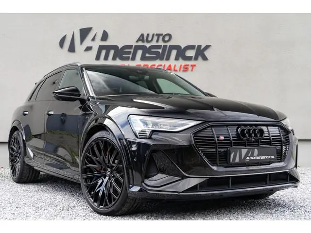 Audi e-tron S Quattro 371 kW / 360 Top View/ Softclose/ Head-up Display/ B&O/ Trekhaak/ Panoramadak/...