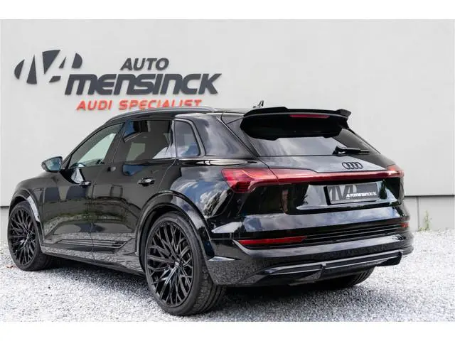 Audi e-tron S Quattro 371 kW / 360 Top View/ Softclose/ Head-up Display/ B&O/ Trekhaak/ Panoramadak/...