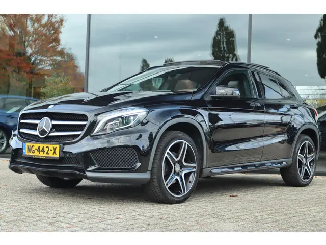 MERCEDES-BENZ GLA-KLASSE 200 PRESTIGE AUT. AMG | PANO | CAMERA | LEDER | XENON | HARMAN/KARDON | ACC...