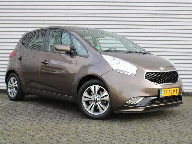 Kia Venga 1.4 CVVT Edition | Airco | 16" LM | Navi | PDC achter | Panoramadak | Camera |