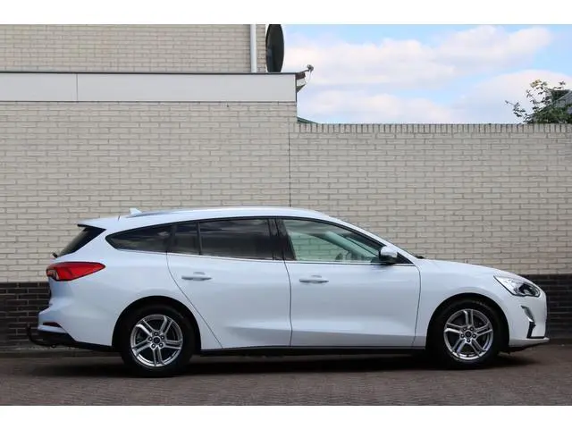 Ford Focus Wagon 1.0 EcoBoost Trend Edition Business | Adaptieve cruise | Trekhaak | Parkeersensoren...