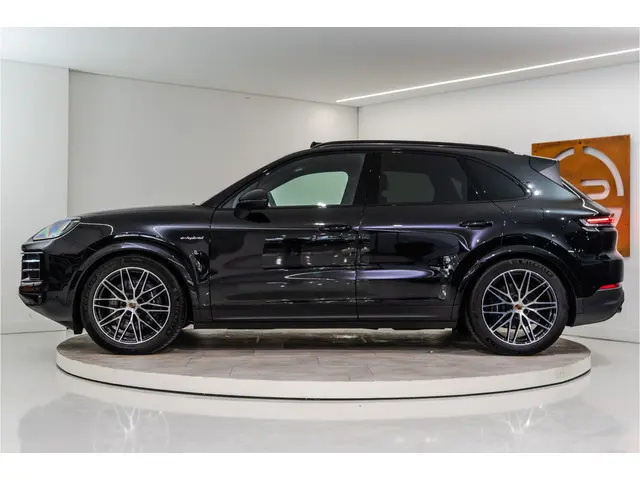 Porsche Cayenne 3.0 E-Hybrid 470PK | InnoDrive | Pano | Matrix | Luchtvering | Bose | Fabrieksgarant...