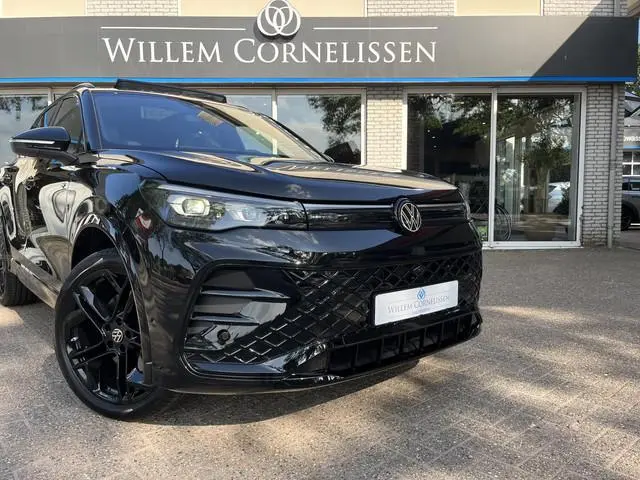 Volkswagen Tiguan 1.5 eHybrid R-Line Edition 272PK Pano Trekhaak