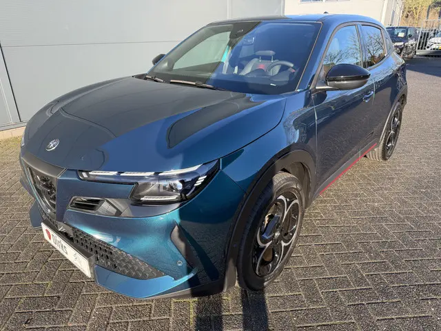 Alfa Romeo Junior 1.2 Turbo Hybrid Ibrida Sport Speciale (Stoelverwarming - Elektrische Klep - LED -...