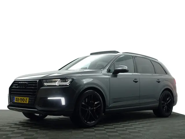Audi Q7 3.0 TDI e-tron Quattro S Line Black Optic- Panoramadak, Luchtvering, Sfeerverlichting, Camer...