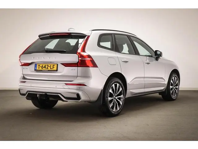 Volvo XC60 B4 Ultimate Bright | STOELVERWARMING | DAB | DRAADLOZE LADER | CAMERA | TREKHAAK | 19"