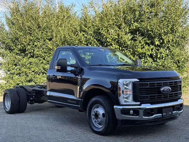 Ford F350 6.7L Turbo V8 Power Stroke Chassis DRW