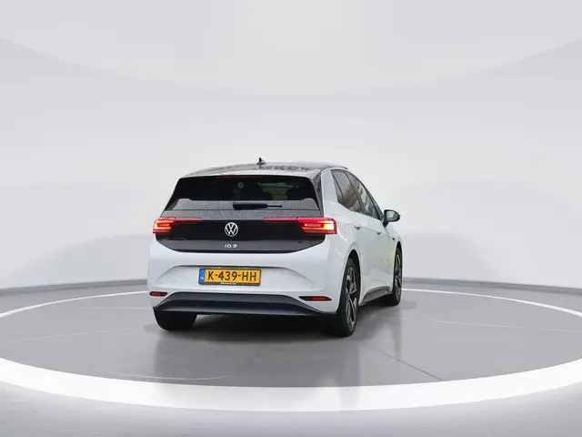 Volkswagen ID.3 First Plus 58 kWh |SOH 81 %|CAMERA|STOEL+STUURVERWARMING|WARMTEPOMP|NIEUWE APK| 4475