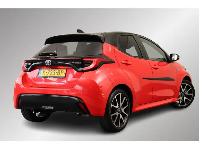Toyota Yaris 1.5 Hybrid Launch Edition, Blind Spot, HUD, Parkeersensoren, Apple Carplay, Dealer onde...