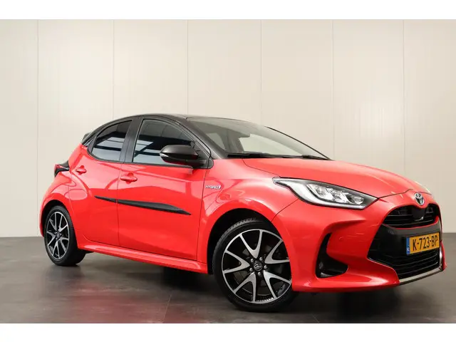 Toyota Yaris 1.5 Hybrid Launch Edition, Blind Spot, HUD, Parkeersensoren, Apple Carplay, Dealer onde...