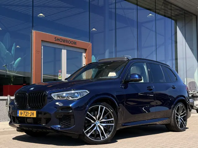 BMW X5 xDrive45e M-Sport Individual | B&O | SKY LOUNGE | LUCHTVERING | MASSAGE | SOFT CLOSE | LASER...