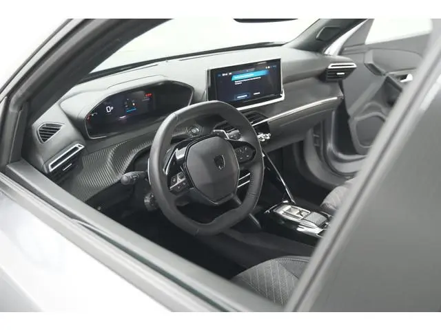 Peugeot 2008 1.2 Hybrid 145 Allure | 360 Camera | Adaptieve Cruise Control | Dodehoekdetectie | Appl...