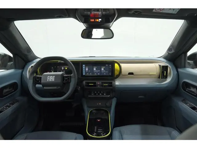 Fiat Grande Panda E La Prima 7 kW 44 kWh | 1 Fase | Camera | SOH 96% | Navigatie | Parkeersensoren